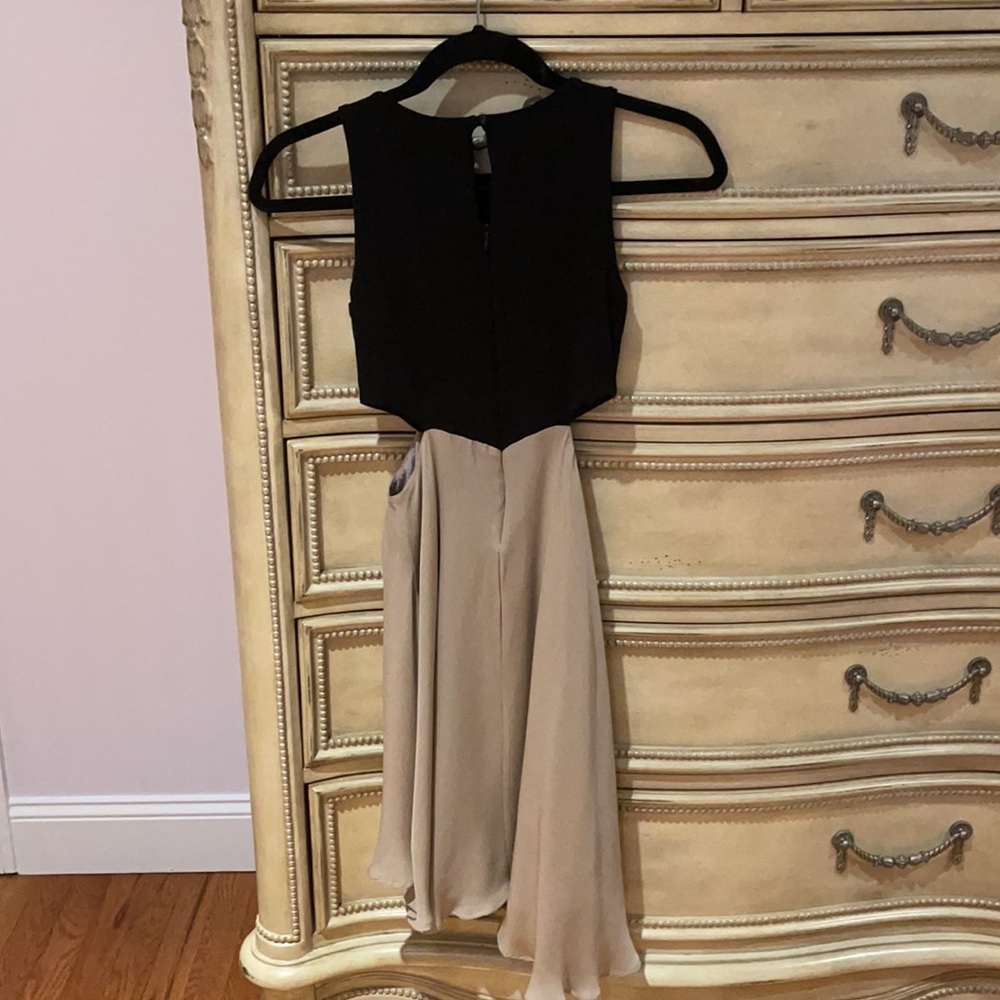 Donna Mizani black & Tan color block dress - Picture 2 of 5